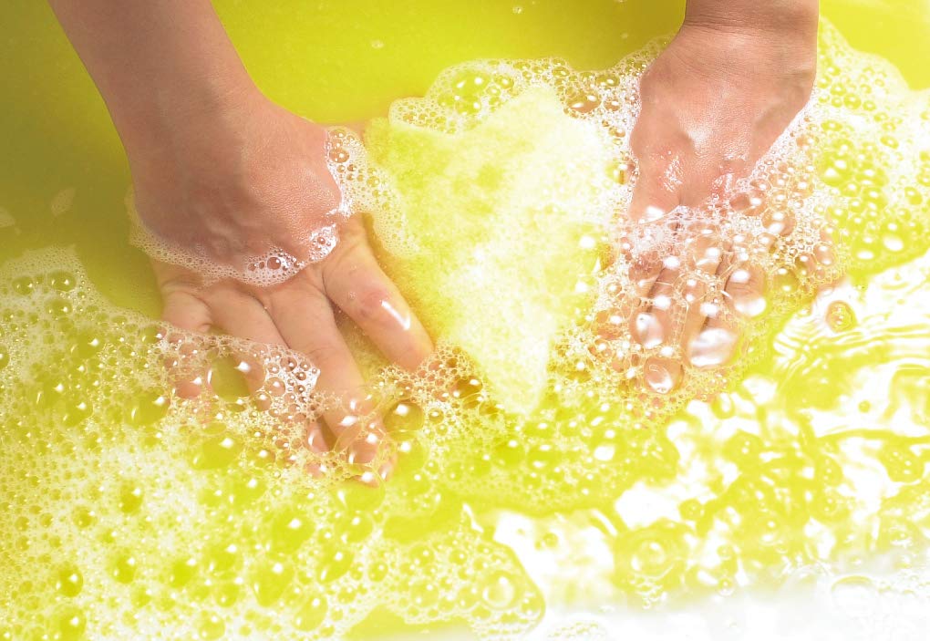 Amazon.co.jp: アルケア リフレア 高通気性車いすクッション 17631